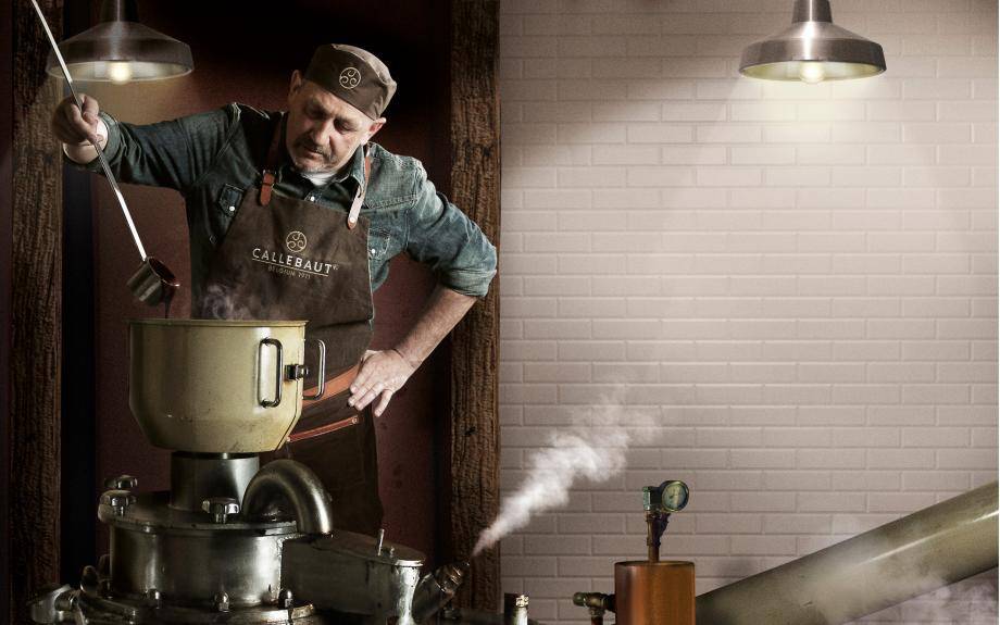 Bean to chocolate - grinding the cocoa beans